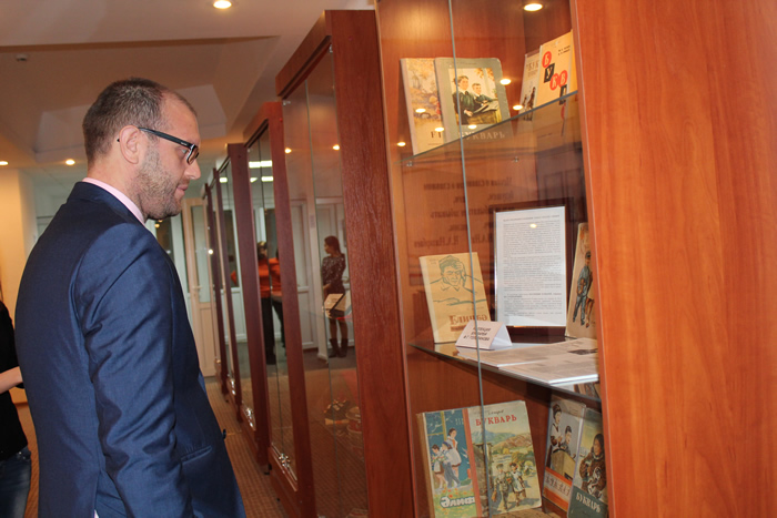 During his visit Dr Dimitriadis visited the city of Ust Kamenogorsk and was shown around the Museum of Education of East Kazakhstan.